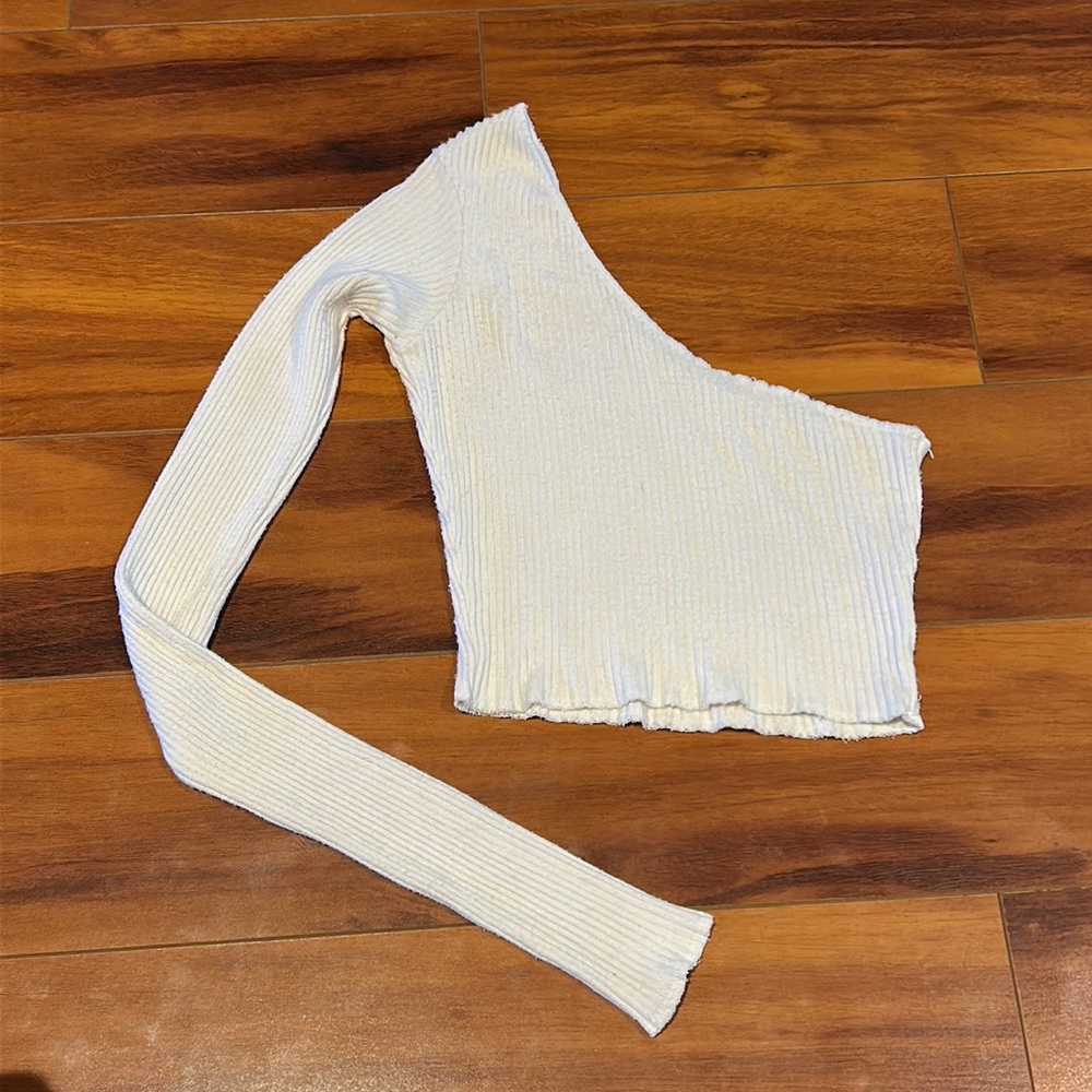 areyouami white one sleeve crop top in medium